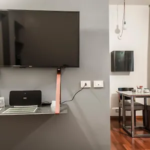 شقة فندقية مونتينابوليوني سويتس **